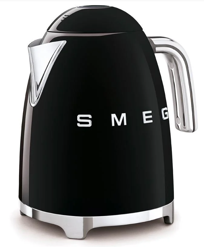 Smeg%20Kettle%20-%20Su%20Isıtıcı%20RENK%20:%20SİYAH